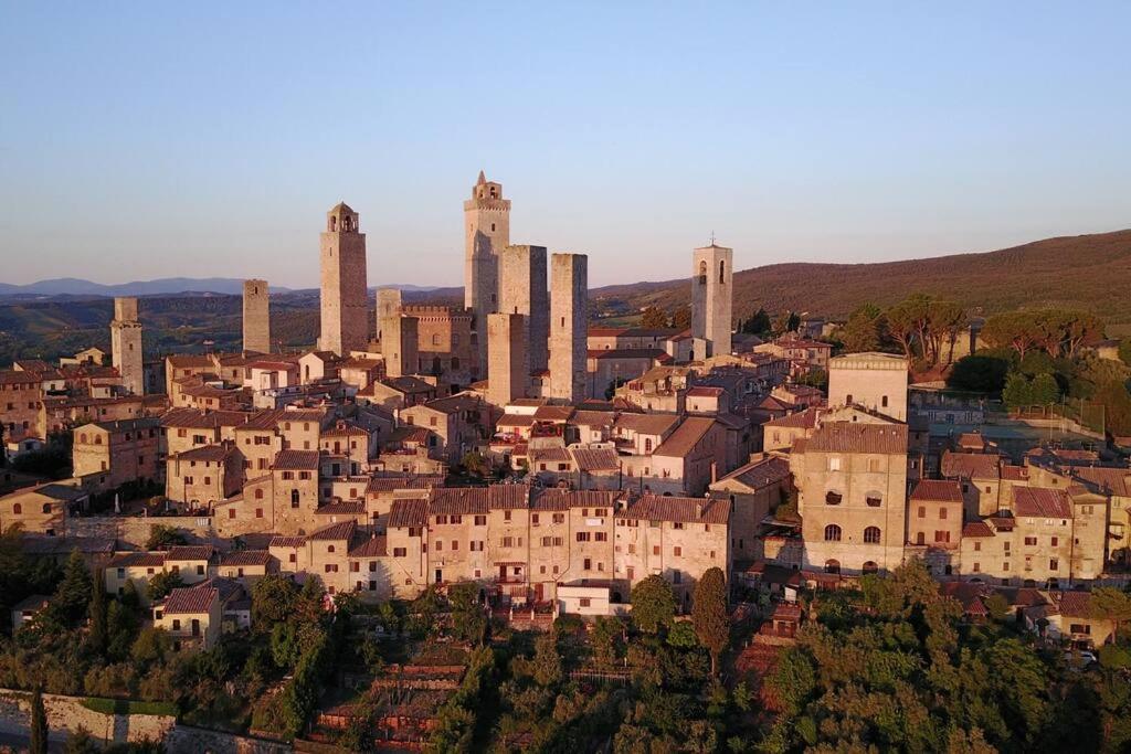 Castello Di Fulignano Ildebrando Superior Apartment San Gimignano Bagian luar foto
